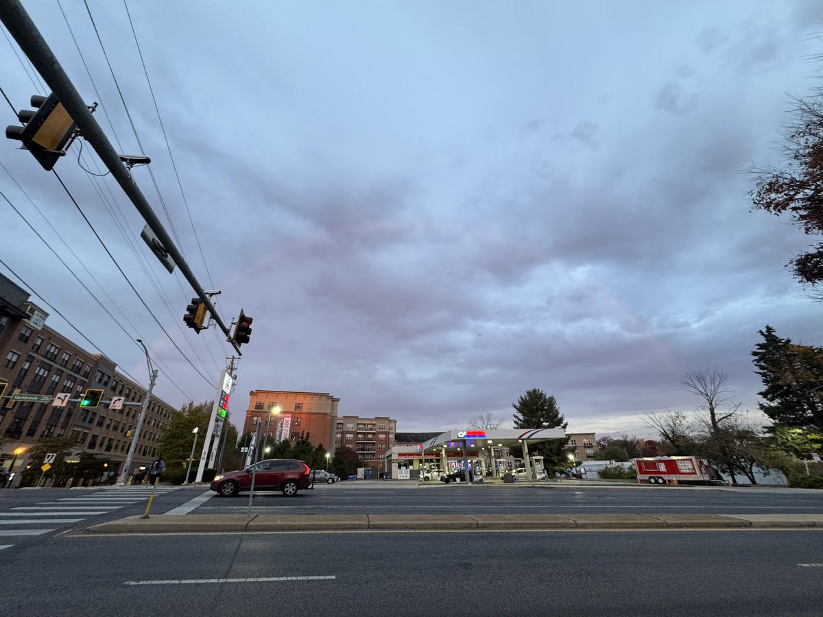 dcfeng's tweet image. Rainbow this morning n Rockville. @capitalweather