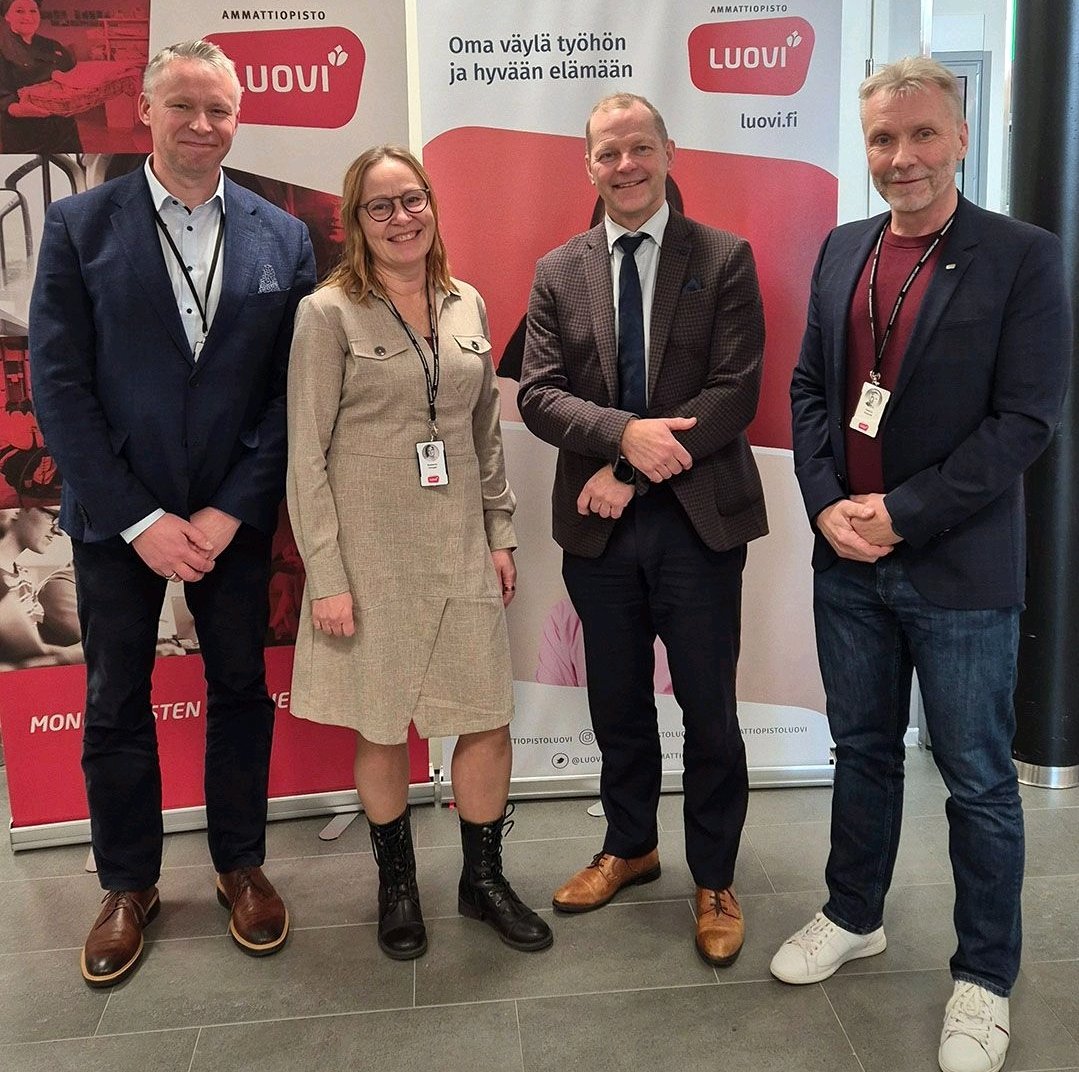 Kiitos vierailusta meillä <a href="/Luovi_fi/">Ammattiopisto Luovi</a> Oulun kaupunginjohtaja @AlatossavaA. Meillä on yhdessä #erityinentehtävä.