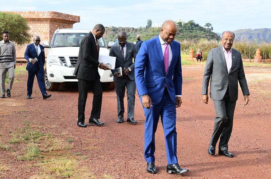 hawelti's tweet photo. President Isaias Afwerki met at Adi Halo today a delegation of the African Continental Free Trade Area, (AfCFTA), led by  Secretary General Mr. Wamkele Mene.  

President Isaias underlined imperative for African countries to marshall their natural resources and human capital & embark on extensive industrialization based on requisite, developed, infrastructure so as to export processed goods rather than raw materials.  This will create congenial climate for free trade within the continent.   

President Isaias further dwelt on the pitfalls and impediments African countries face in pursuing independent policies when and as they seek financing from international financial instutions in these endeavours.   In the event, it is vital that they create their own coordinated and effective African financial institutions equipped with new regulations and modalities of trade.  African countries can indeed register joint & synergic growth by focussing on specific projects that leverage and coordinate the necessary professional expertise, President Isaias noted.

The AfCFTA Secretary General, for his part, elaborated  on the primary purpose of the visit which was centered on fostering consultations with the GOE on current status and potential oppportunties of industrialization in the African continent as well as modalties of free trade to propel and expedite joint progress.  The Secretary General stressed the urgency of taking meaningful measures at this juncture inorder to kick-start the process even if Africa may not be fully ready for such engagements at this point in time.