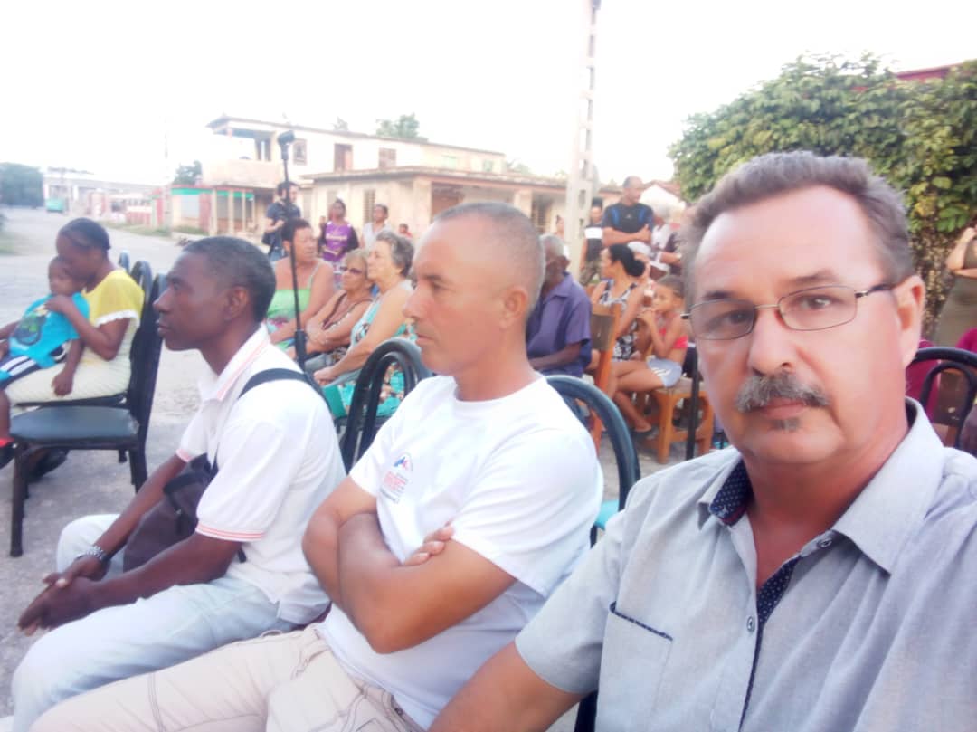 ideologica_c's tweet photo. El proceso de Rendición de cuentas del delegado a sus electores, ha sido momento propicio para reconocer su trabajo y el accionar de los vecinos. #Cuba
#Mayabe
#CubaVsBloqueo
#TumbaElBloqueo
@DiazCanelB @PartidoPCC @BYuniaky @DrRobertoMOjeda
🇨🇺💯❤️ https://t.co/u1S28pLljD