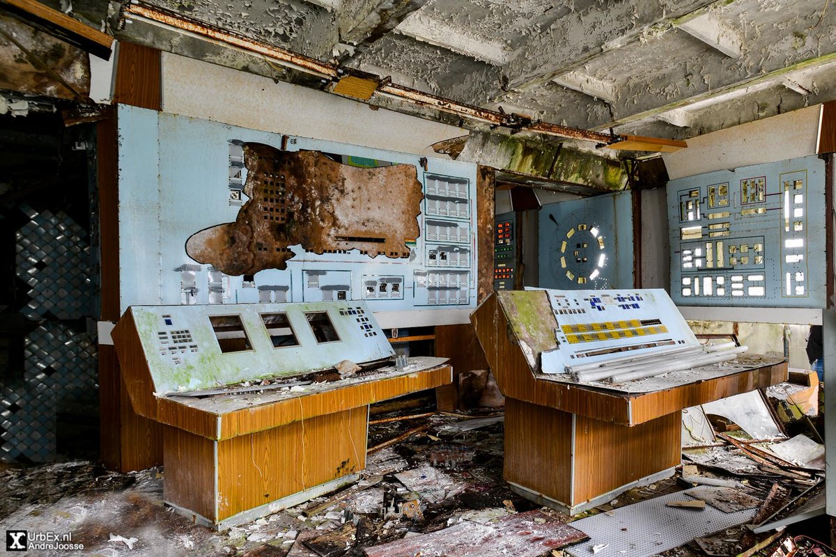 Robert4787's tweet photo. In Chernoby is an abandoned Soviet spy base, Duga—the "Russian Woodpecker." Once a Cold War radar behemoth to detect U.S. missile launches, now a haunting relic of Soviet paranoia and anti-American propaganda. 🕵️‍♂️📡 #ColdWar #spybase #USA  https://t.co/TIiI88En7L https://t.co/lk3BubNdr0