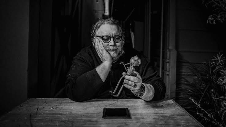 literlandweb1's tweet photo. "Desde la infancia he sido fiel a los monstruos, me han salvado. Porque los monstruos, creo, son los santos patronos de nuestra dichosa imperfección. Y permiten y encarnan la posibilidad de fallar y vivir".
Guillermo del Toro https://t.co/bNi3QFd8CC