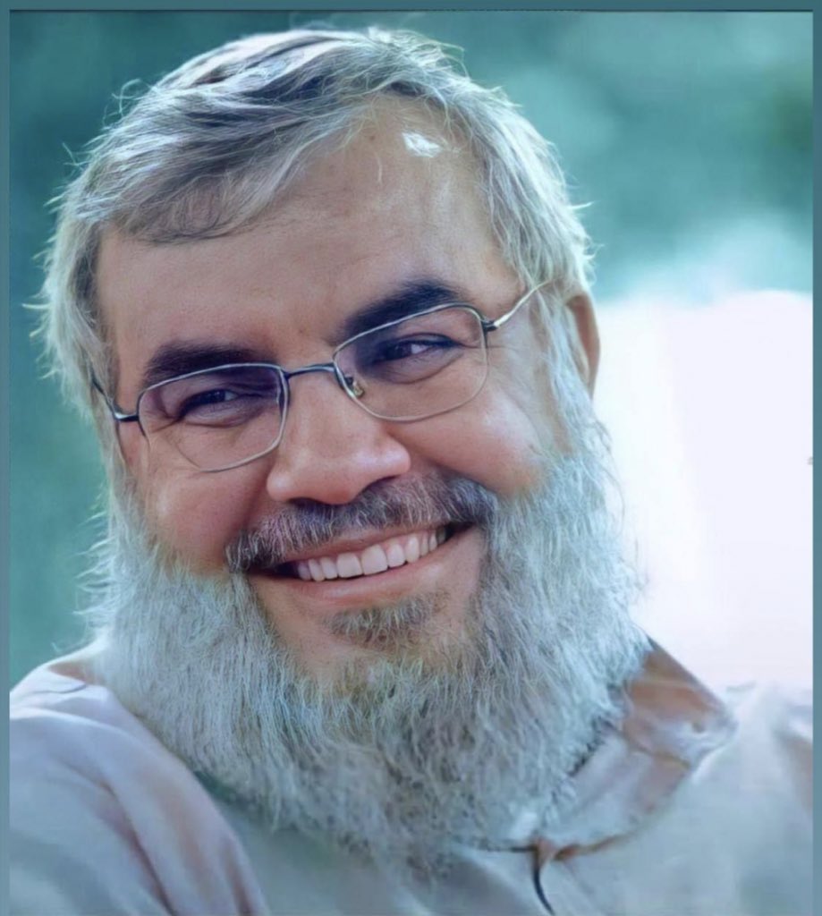 HaSSaN97_IQ's tweet photo. "ولقد رأيتُكَ في منامي ليلةً
فنَسيتُ ما قد كانَ مِن أحزاني

وحَسِبتُ نومي في حضوركَ يقظةً
حتى أَفَـقْتُ على فراقٍ ثانِ" https://t.co/8y3agK2gfj