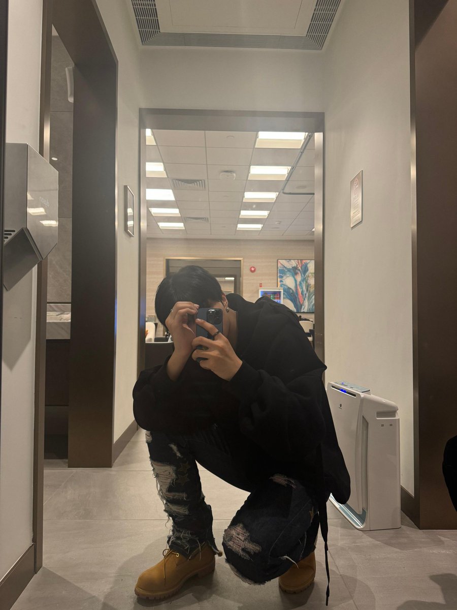 SuperseedChain's tweet photo. Di rumah anaknya suka acak acak lemari gara gara bajunya item semua 😑😌 terus dia bingung sendiri cari bajunya 🙂👍 https://t.co/o73Qjew8xP