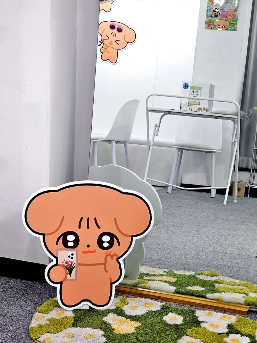 Sot_bab's tweet photo. ՞•･•՞🐾
카페 이용 관련하여 최종 안내드립니다!

🍃 1인 1메뉴 주문 필수입니다.

🐾 원활한 이용을 위해 만석시 좌석 이용시간을 테이블당 1시간으로 제한합니다.

🍃 앞서 공지하였듯 카페 주변 도로가 협소하기에 카페 근처에서 장시간 대기하실 경우 다른 업장 및 행인들에게 피해가 갈 수 있습니다.
따라서, 자리가 없을 시에는 건물 내부나 주변 도로에서 대기하시기보다 가급적 테이크아웃을 통해 이용해주시기를 권장드립니다.

🐾 사진 및 영상 촬영 시에는 다른 분들의 얼굴이나 목소리가 나오지 않도록 배려 부탁드립니다.

-
올해도 최선을 다해 열심히 준비해보았습니다. 
부족한 부분은 넓은 마음으로 이해해주시면 감사할 것 같습니다. 즐거운 방문 되시길 바랍니다! 🙇‍♀️💚