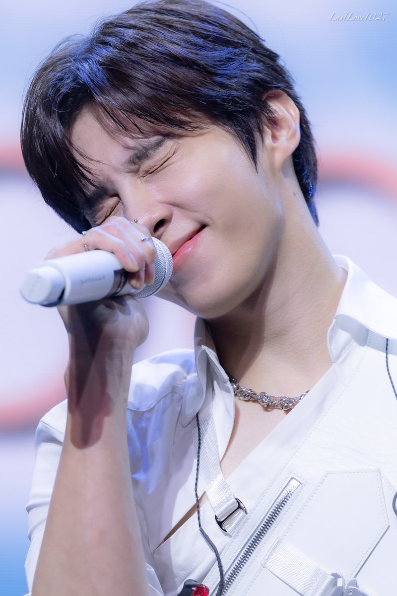 241026  Melt my heart 💕

#KIMWOOSEOK #김우석