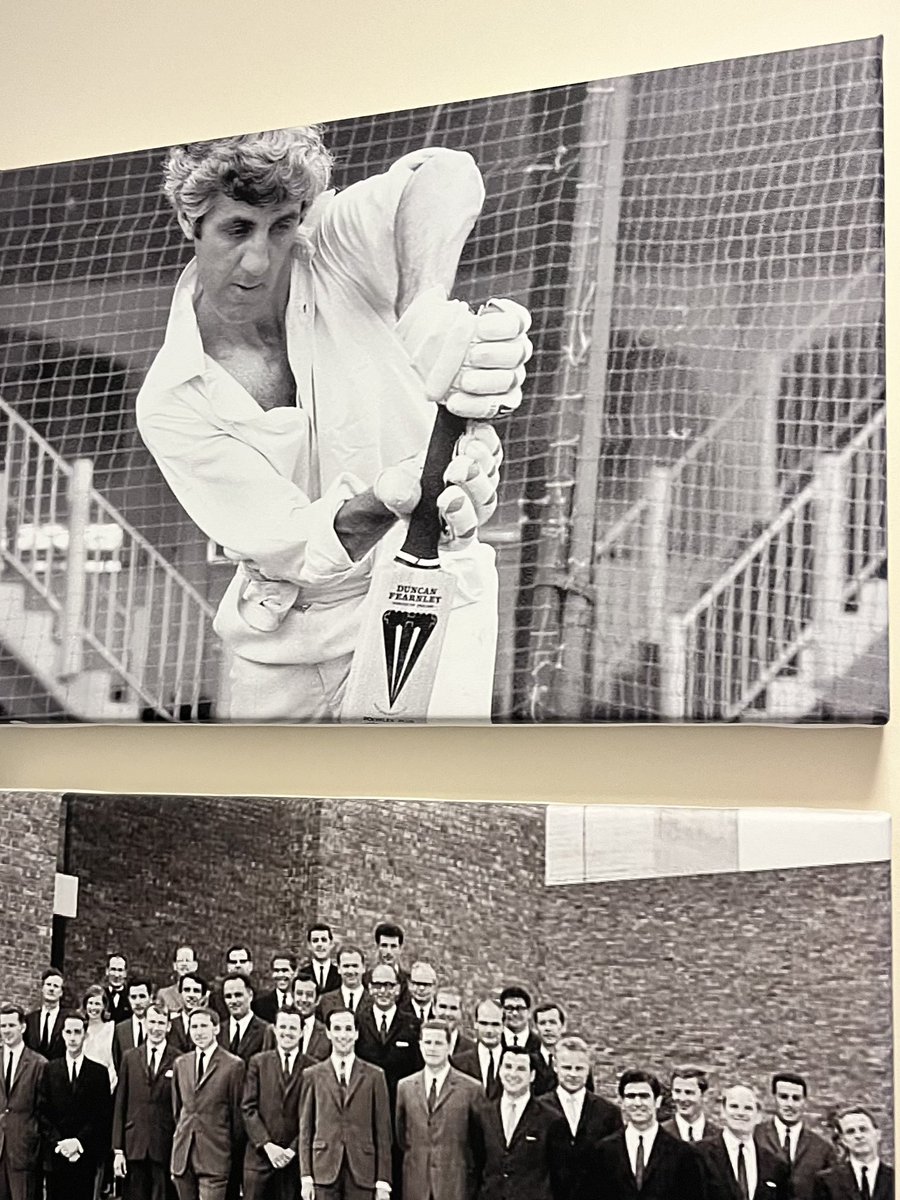 GreigSar1's tweet photo. Great pic of one of ๐ด๓ ง๓ ข๓ ฅ๓ ฎ๓ ง๓ ฟ finest ever Captainโs hanging on the wall of UOC Madingley Hall ๐ #ashes81 https://t.co/ZETrArgmPY