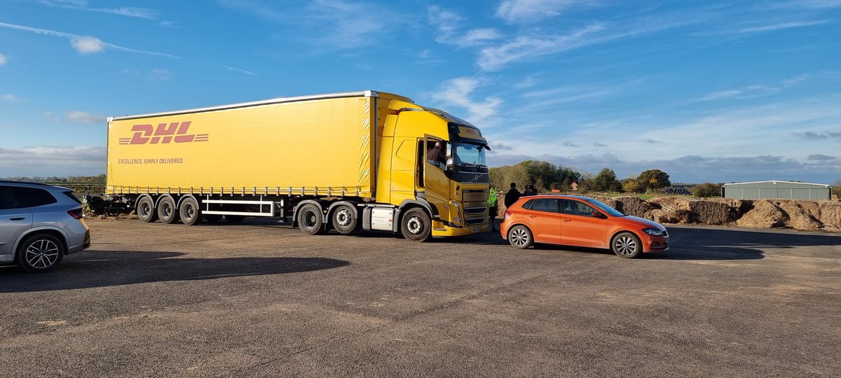 JohnBeckford's tweet photo. @u17pathfinder #Rufforth has visitors from @DHL and @DurhamPolice today helping our students be #safeat17 @U17CC thanks to @HumberRoads @NYorksPolice @HighwaysYORKS https://t.co/4cg4LODmBd