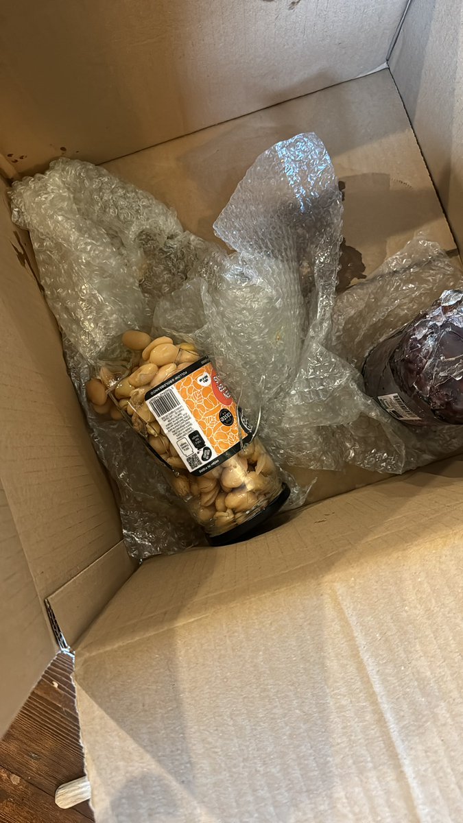 antoniobertossi's tweet photo. @welleasyuk every time I place an order your delivery partner @YodelOnline makes a mess. This time 2 out of 10 jars were broken in transit. You might want to sort this out. https://t.co/wHAfsPVldt