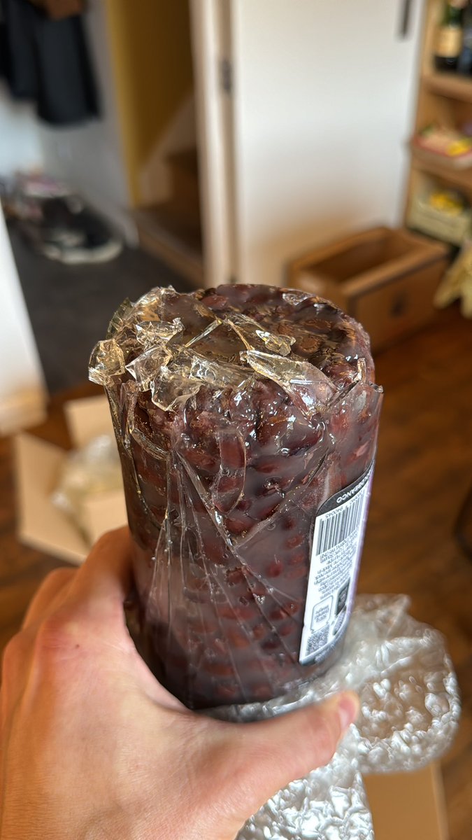 antoniobertossi's tweet photo. @welleasyuk every time I place an order your delivery partner @YodelOnline makes a mess. This time 2 out of 10 jars were broken in transit. You might want to sort this out. https://t.co/wHAfsPVldt