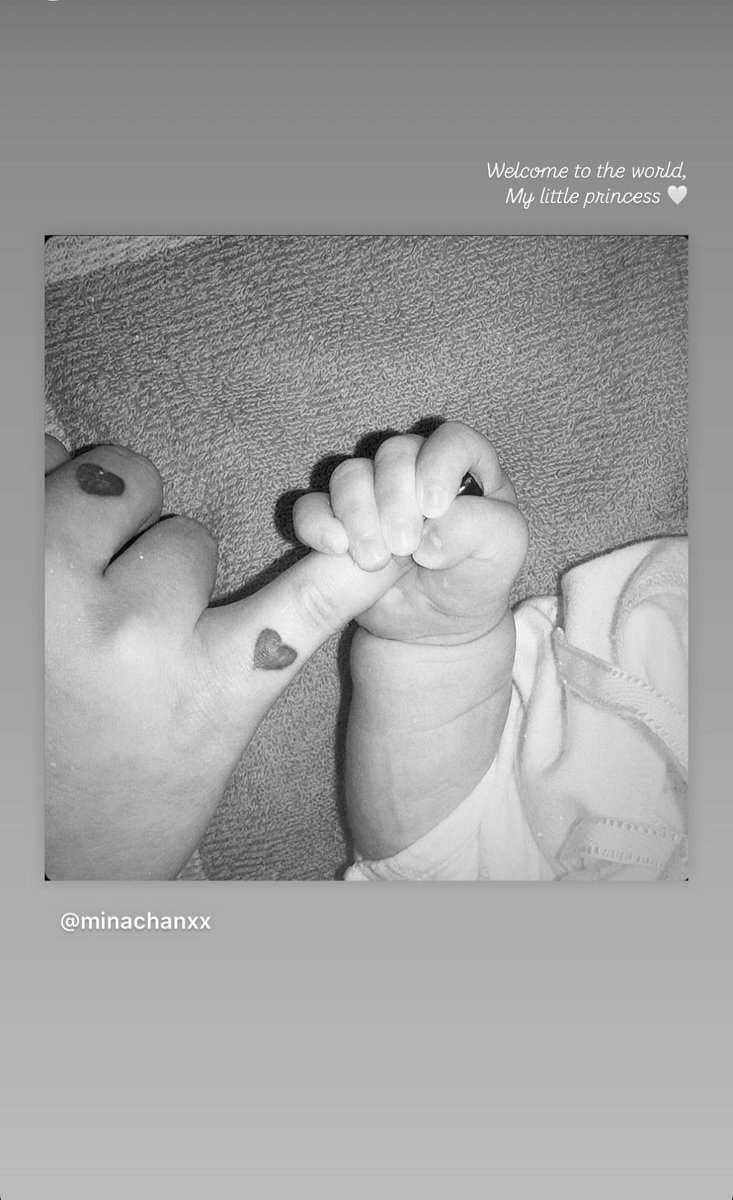 ash_island_fr's tweet photo. 📱Instagram | 01.11.24

Ash Island a posté une nouvelles story sur Instagram. 

« Bienvenue dans mon monde, ma petite princesse🤍 » 

#ASHISLAND #ASH_ISLAND #애쉬아일랜드 https://t.co/Vk8QlSjs32