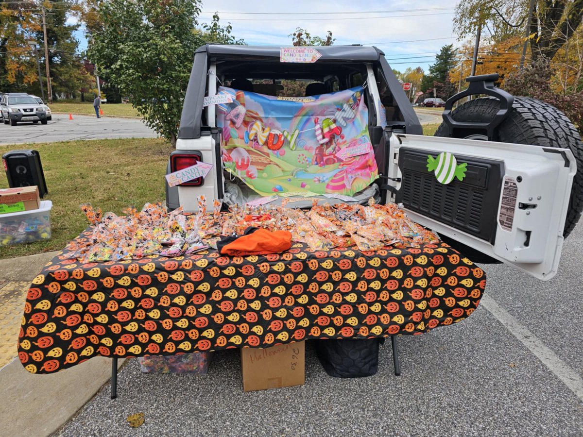 MESaacps's tweet photo. @AACountySchools Trunk or Treat 2024 at MES! https://t.co/beEuNMmIH3