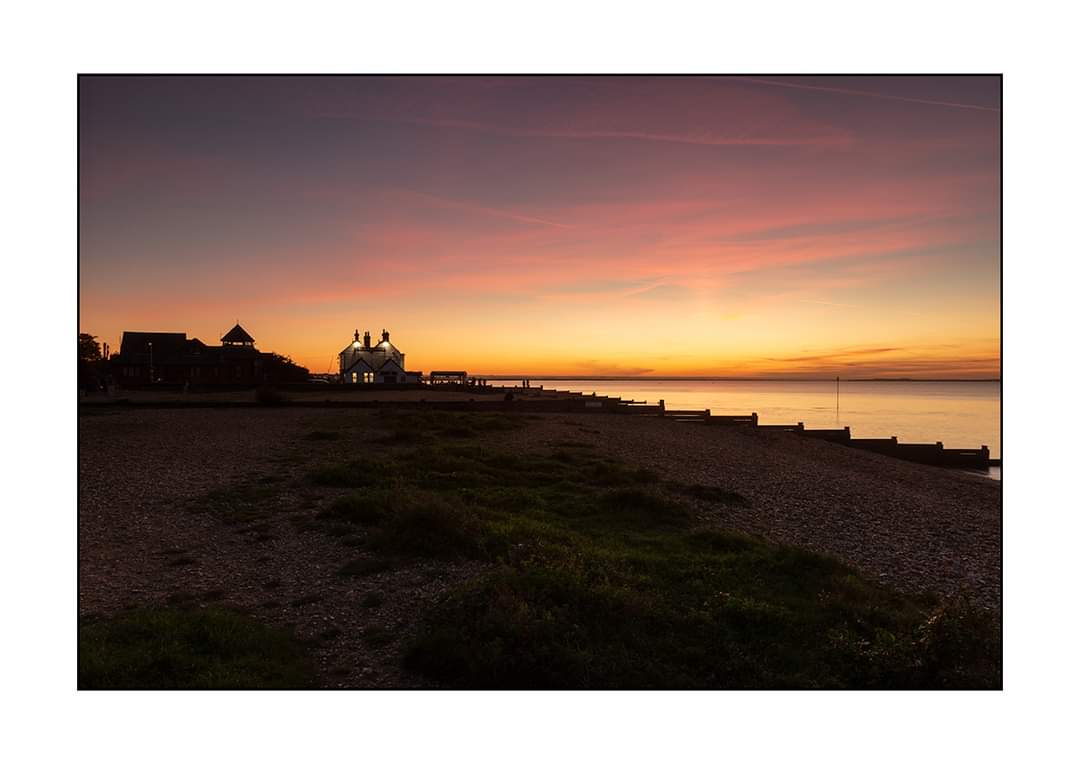 Light #whitstablekent #whitstable #greatbritishcoast #neppie #oldneptune #pubonthebeach #coast #sunset #lowlight #longexposure #pub #colour #light