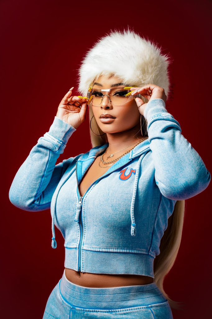 TechnaaLasauce's tweet photo. @Boity you are here.!!!! You are here , zala.!!!! Yeses you are a SUPERSTAR darling’ 👑 @1Roiii_ This is your moment , o STAR Papinaaa 🐐 RnB to the world 🔥🔥🚀🚀
#TheExtraMile #Roiii #Boity https://t.co/fAREPY155E