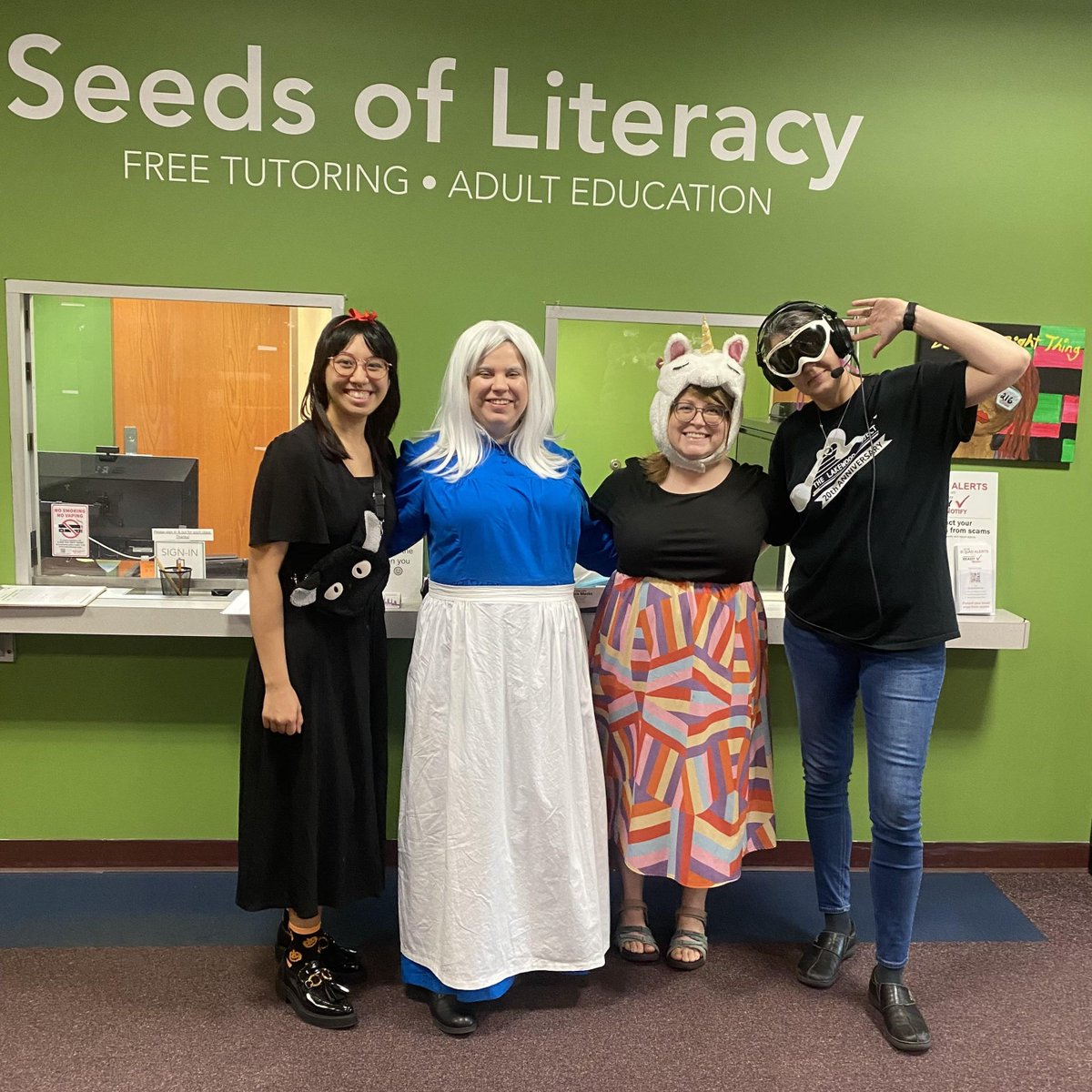seedsofliteracy's tweet image. 🎃 The #VirtualClassroom morphed into Club Seeds with DJs. We had a turtle, but she wasn't teenage or mutant, (&amp;amp; quite honestly, ninja skills are in question.) Miss Frizzle, the Admiral, a Wizard, 2 Butterflies, and the gang over at East were all in spirit🎃