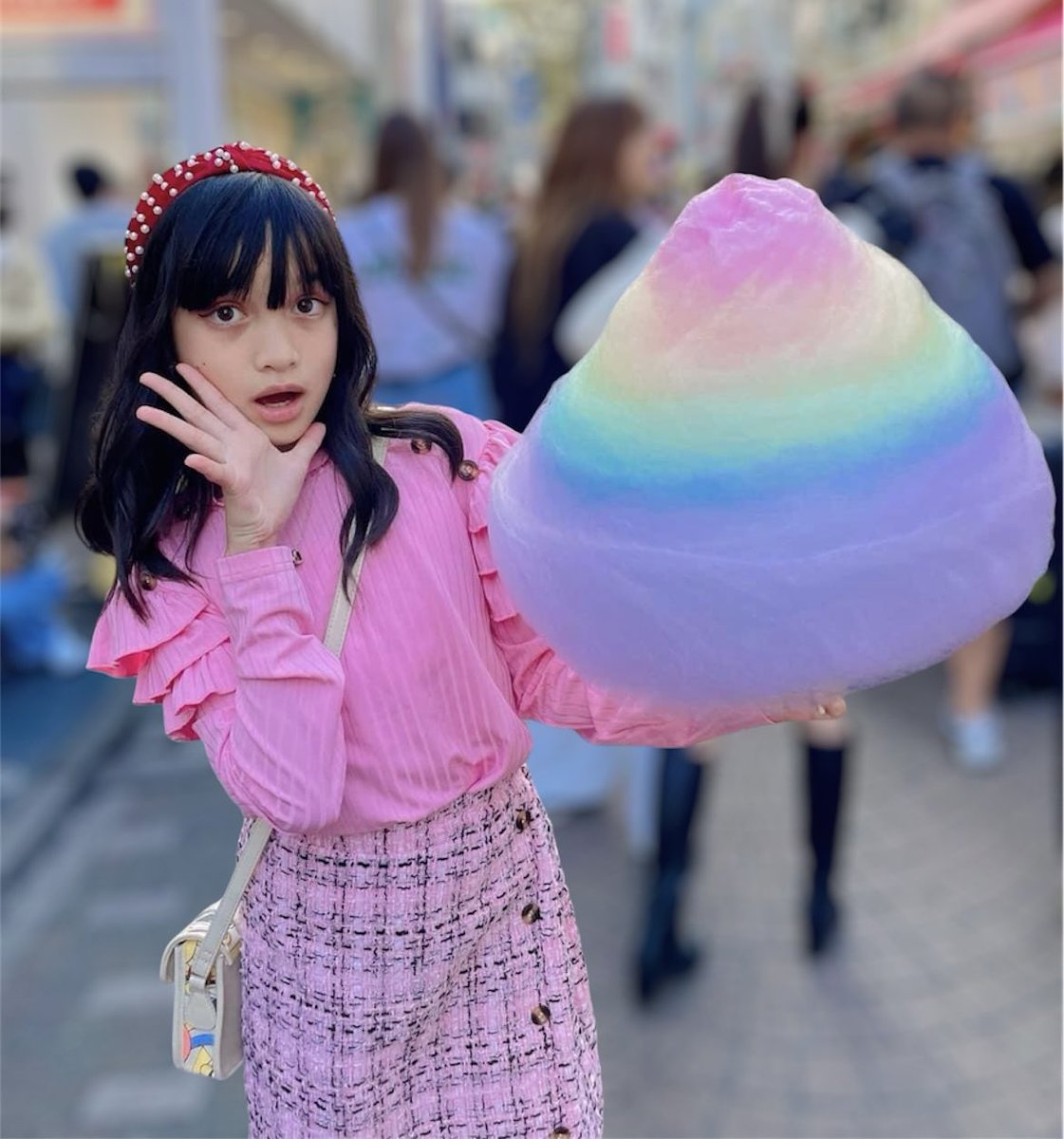 Anji_Angelique's tweet photo. Since I’ll be graduating again, my mom promised to buy me a big cotton candy after my graduation on Sunday but on one condition 🤪
。。。。。no crying 😢 😭😭
I’ll do my best not to cry 🙊🙊 https://t.co/j0P8trVe7M