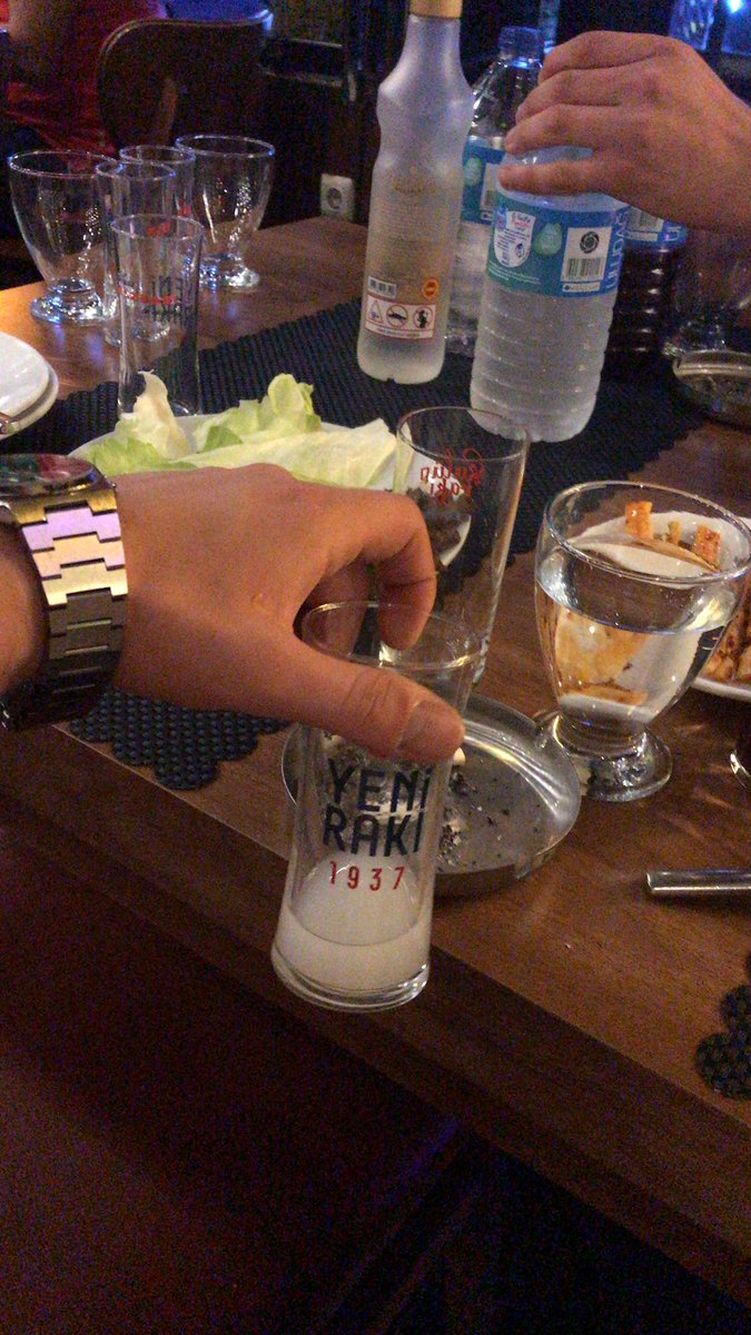 isabal01_'s tweet photo. Sarılsak da dikenlere,küsmedik güle… https://t.co/dBiW3sit3u