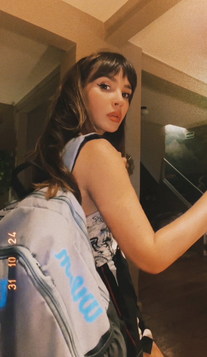 mariacelestecid's tweet photo. Clase 1. 
Cómo caer a una cita.

(por la tendencia de ayer, la primera clase va gratis) https://t.co/mFCV2ZTXEN