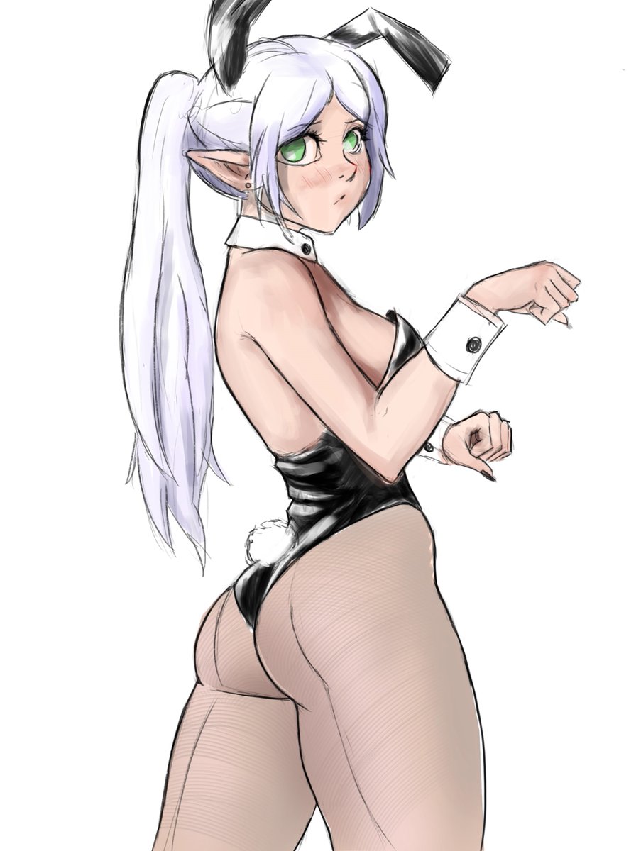 rivexart_'s tweet photo. frieren's costume for halloween https://t.co/GdGHsCBPgv