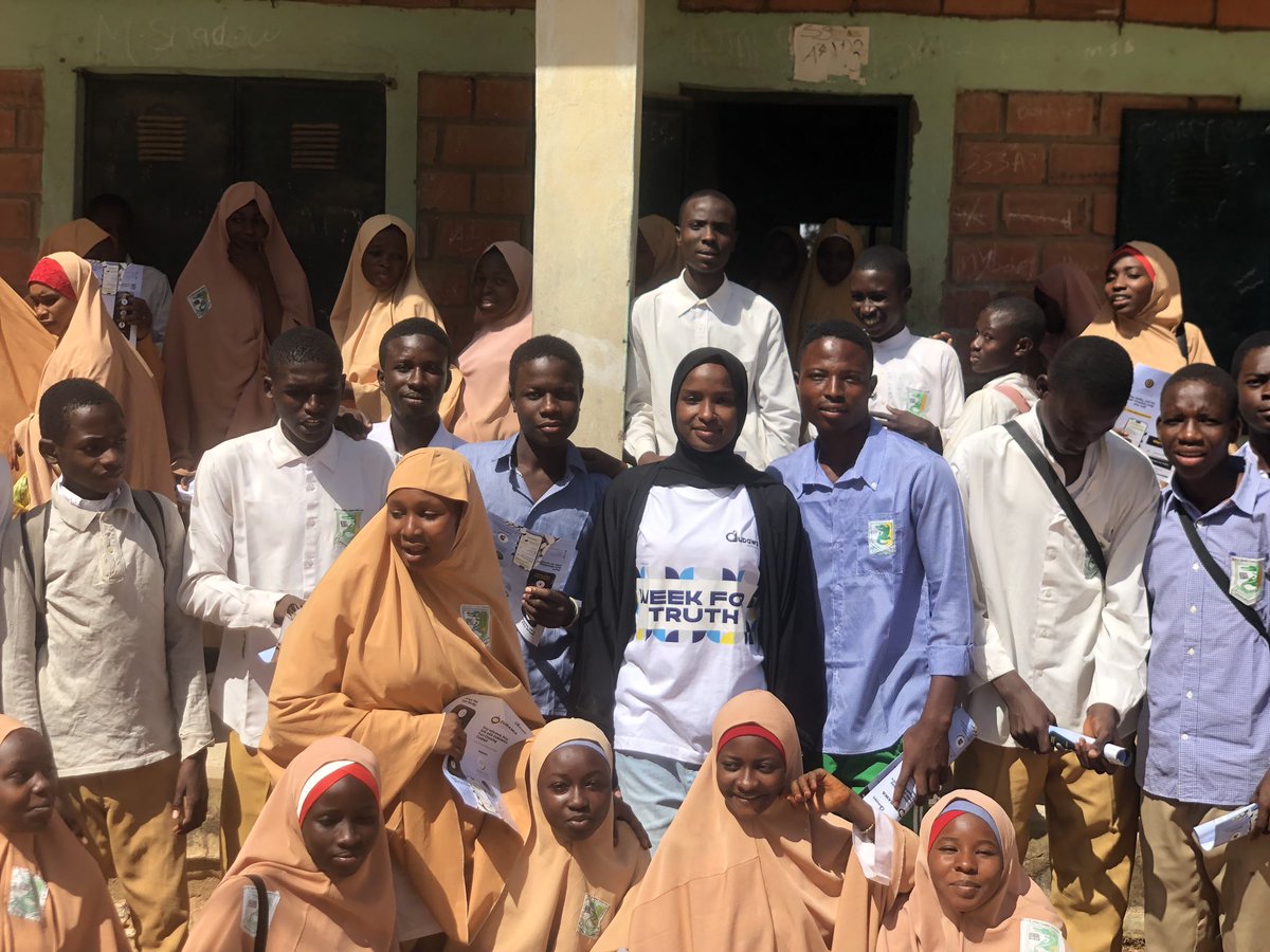 zakiyaabbkr__'s tweet image. Yesterday, I visited a school during #WeekForTruth2024 to sensitize young students on media literacy, basic  fact-checking skills, and the significance of verifying information before sharing it.   @Dubawafactsin  #AmplifyTruth #StayInformed #GlobalMILWeek #DubawaFacts