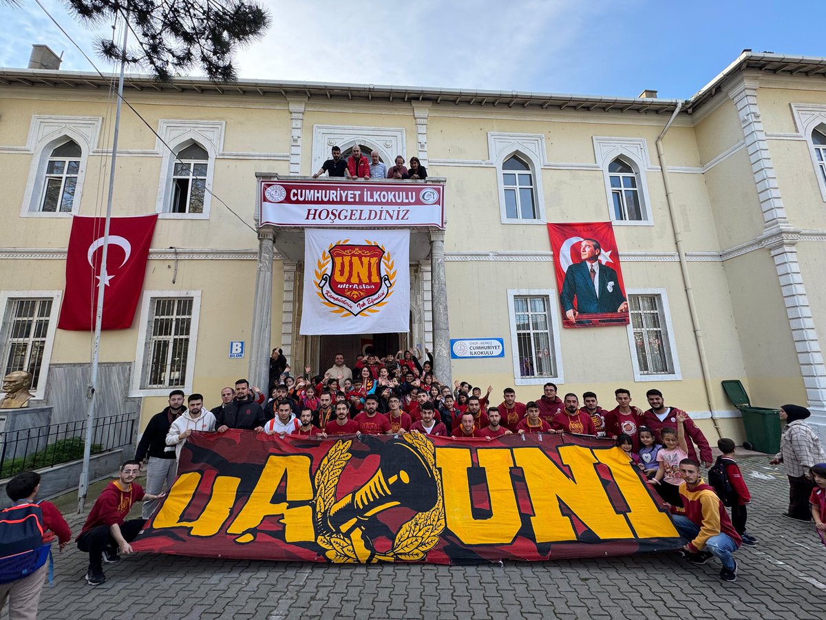 ultrAslanUNI's tweet photo. Sinop Üniversitesi temsilciliğimiz (@uAUNISinop_ ), geçmiş dönem koordinatörlerimizden Ali Furkan Yılmaz ağabeyimizin merhum babası Hikmet Yılmaz adına kütüphane oluşturdu. Kardeşlerimizin geleceğine ışık olmaya devam edeceğiz! #ultrAslanUNI https://t.co/arFF7GOhxG