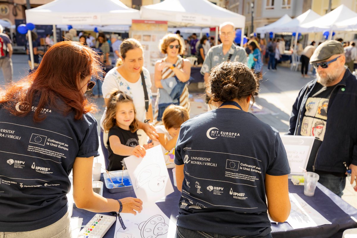sharanpreetk0's tweet image. European Research Night is always a blast! This year, we got to join in by organizing a fun activity for kids, giving them a chance to dive into the world of research and learn something new. @MSCActions @cofundURV @cienciaURV #EuropeanResearchersNight #ResearchersAtSchools