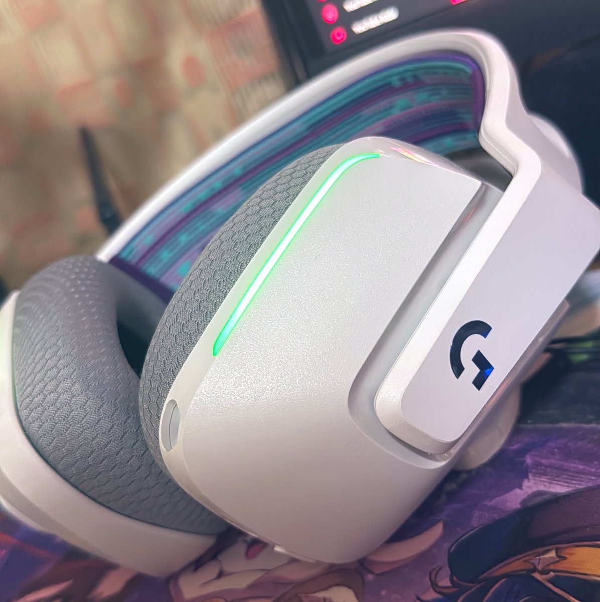 yurivipw1's tweet image. 新耳機 New gear
#logitechG733