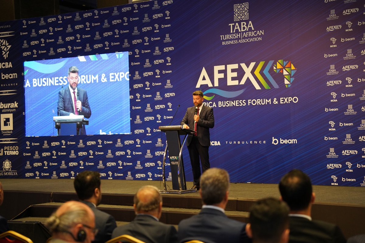 AFEXTR's tweet photo. AFEX 2024’e sınırlı bir süre kala, stantlar hızla tükenmektedir. Türkiye ve Afrika'nın önde gelen iş dünyası temsilcileriyle bir araya gelme fırsatını kaçırmayın; bu prestijli etkinlikte markanızı temsil etmek için yerinizi ayırtın.

#AFEX2024 #fuar #İşGeliştirme #ticaret https://t.co/eLFV9ZDb96