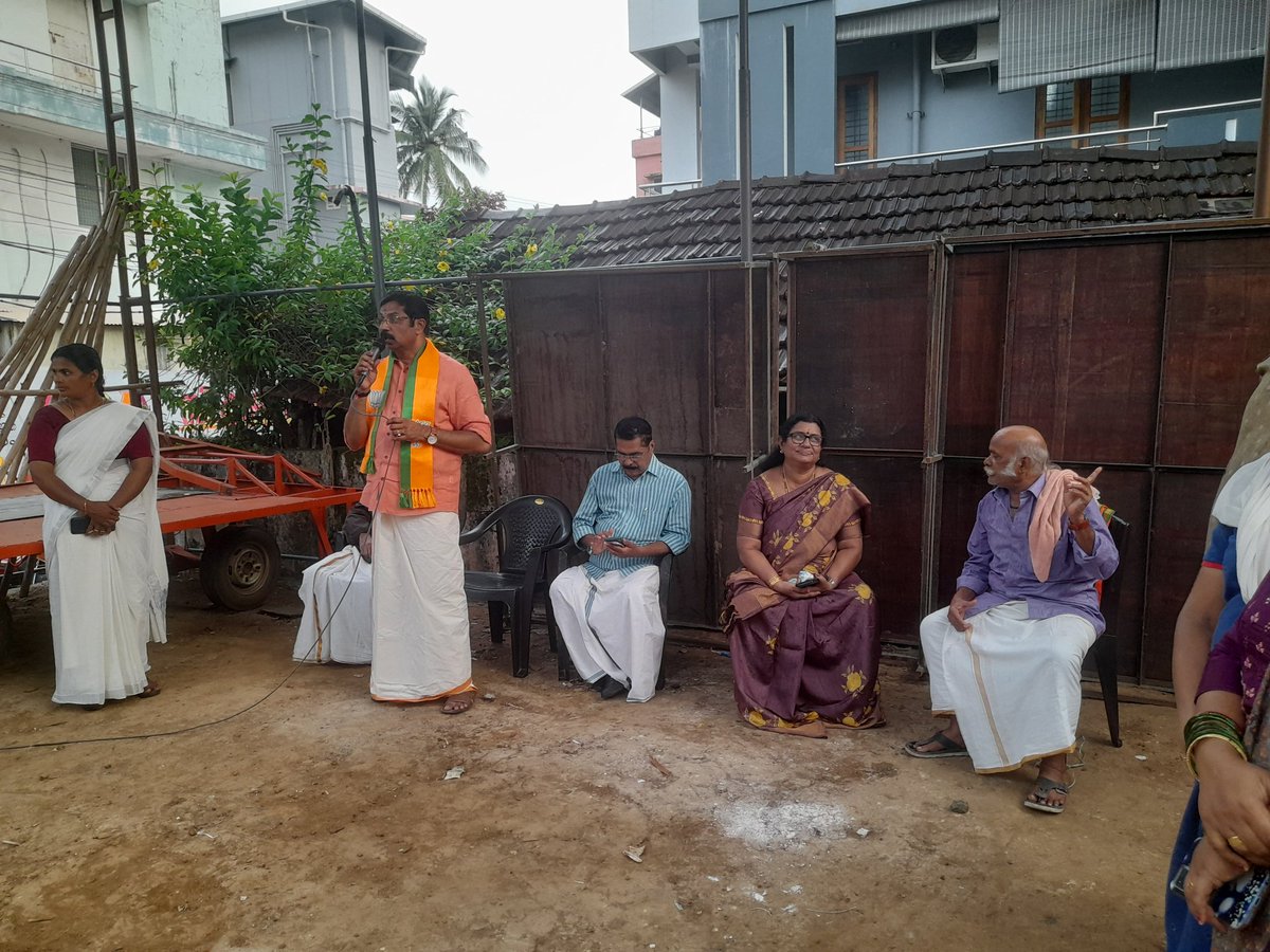 PSathiabhama's tweet photo. NDA സ്ഥാനാർഥി സി. കൃഷ്ണ കുമാർജി യുടെ സ്ഥാനാർഥി സ്വീകരണം   കൈകുത്തിപറമ്പിൽ നൽകിയപ്പോൾ.... https://t.co/l3EIWxn1Wa