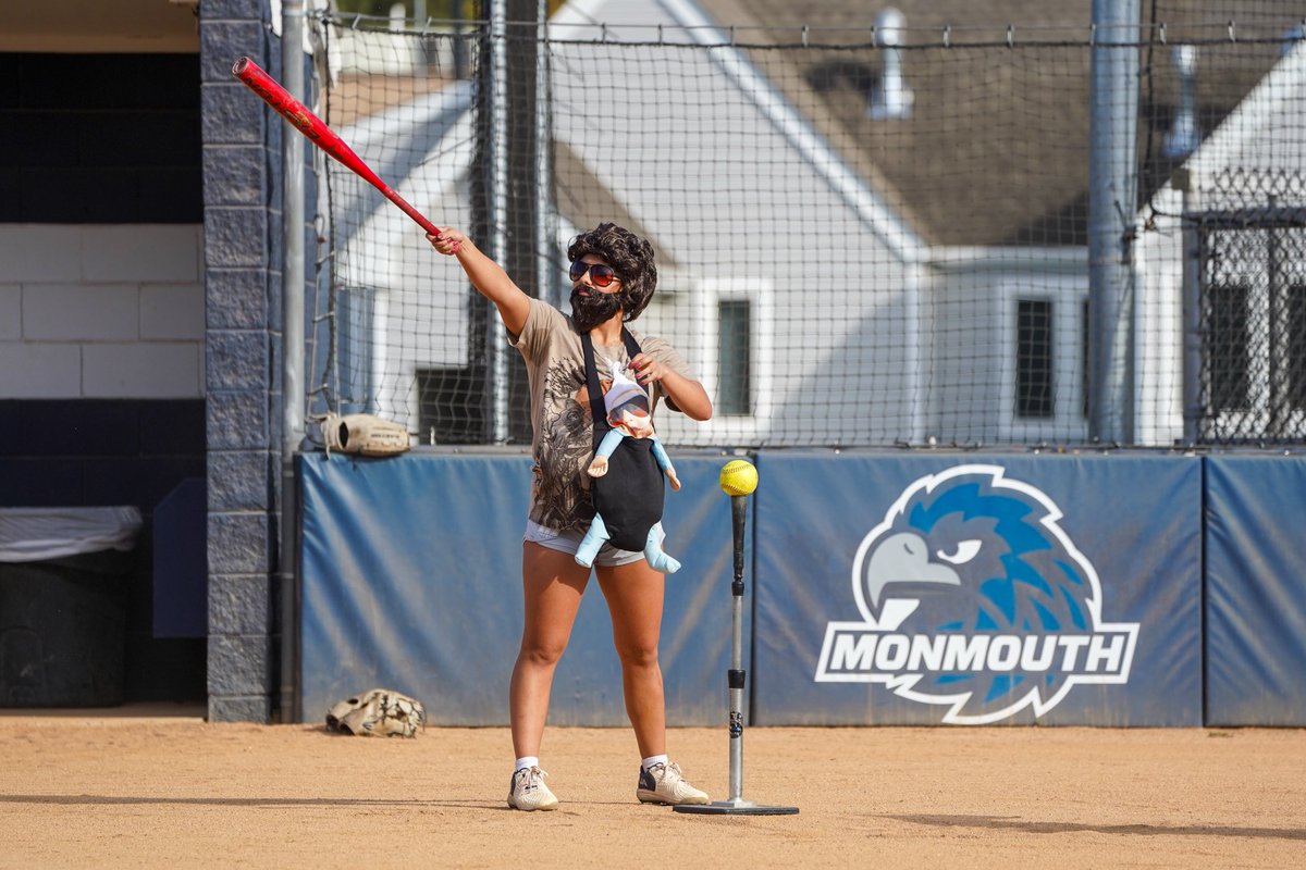 Stole the moon, your girl, and the show yesterday 🤷

#FlyHawks
