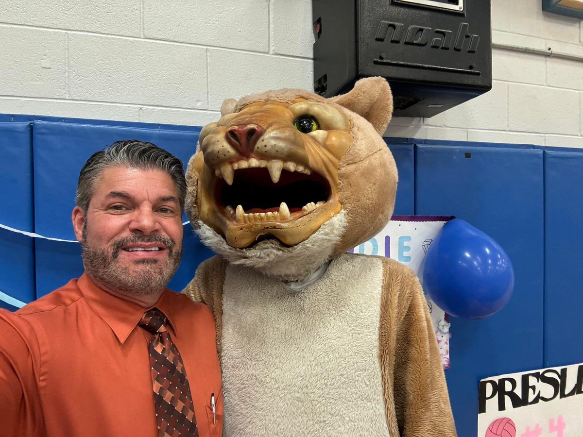 BchsAll's tweet image. A little late but October was National Principal month. Barron Collier has the best principal in Collier County. Thank you for everything you do for our students and faculty Dr Kinsley @BarronCollier