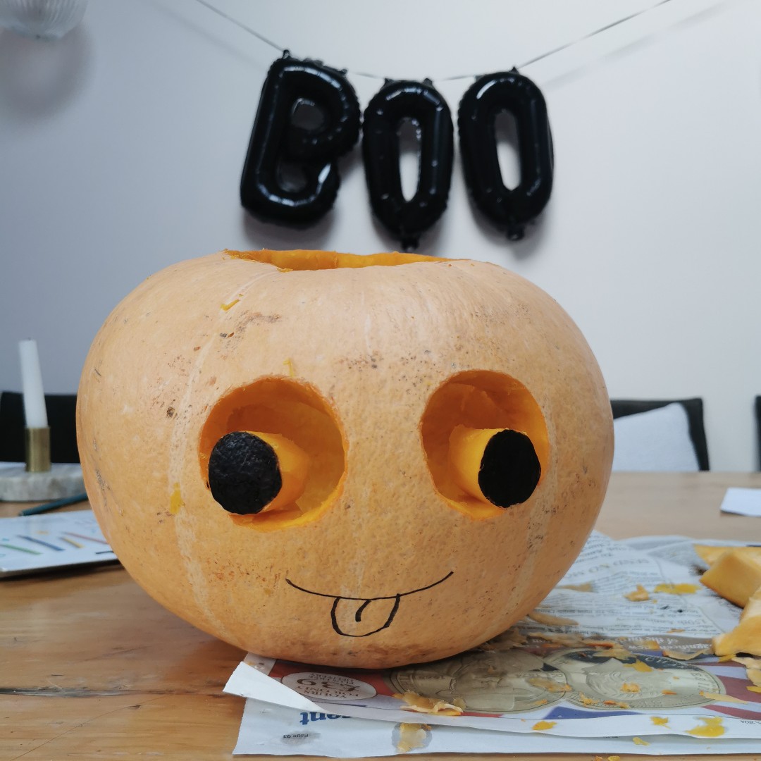 phoenixcomicuk's tweet photo. WOW! Your pumpkin carving skills are incredible, Phoenixers 🎃 https://t.co/SIYW7WOgLH