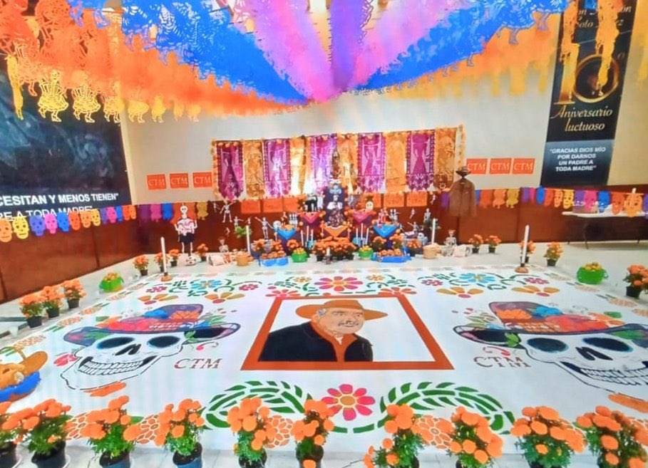 ISNNoticias's tweet image. 1/2 @CTMPuebla Realiza #Exitosos Concursos de Ofrendas y Disfraces de Temporada 🎃☠️para fomentar nuestras tradiciones 🇲🇽 y la integración familiar, con la participación de trabajadoras y trabajadores de diferentes ramas industriales; la regidora