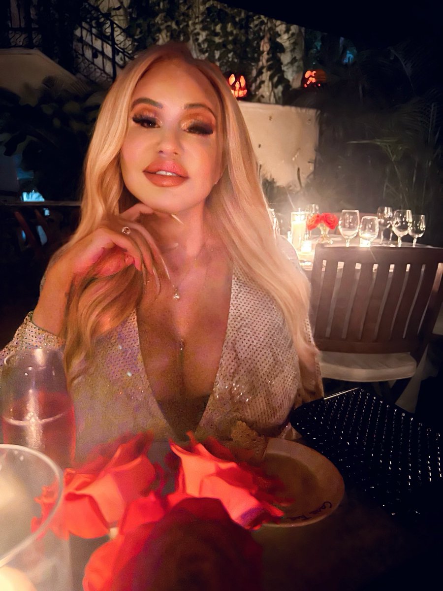 sexysilastar's tweet photo. Halloween at #casatua was delightful
👉https://t.co/9nNT0KkmIB https://t.co/LlrMpSjAmQ