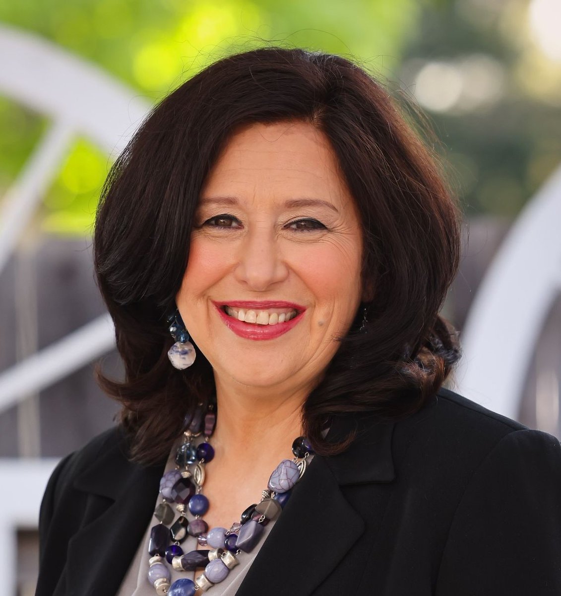 Luverlies tweet media