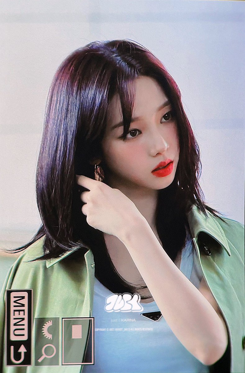 uing1987156's tweet image. 칼윈

얼굴 완벽. 스펙 완벽. 집안 완벽. 모든 것이 완벽한 로펌 간판 변호사한테 없는 게 딱 하나 있다.

그건 바로 싸가지.

"의뢰인 동정할 시간 있으면 일이나 하세요."

진짜 한 대만 패봤으면 소원이 없겠다. 오늘도 신입은 주먹을 부들부들 떨며 사회 생활 중. 오늘 집 가면 마라탕 조진다.