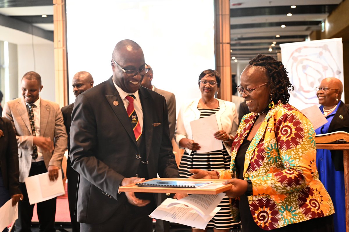 akambugu's tweet image. A new chapter begins. Honored to join the @unasuganda family today. Indebted to Prof. David Serwadda &amp;amp; @sewankam for the opportunity to be among 18 researchers inducted into @unasuganda. We&apos;re all in this together until Africa is free of infectious diseases. #OneIDI #FUNAS