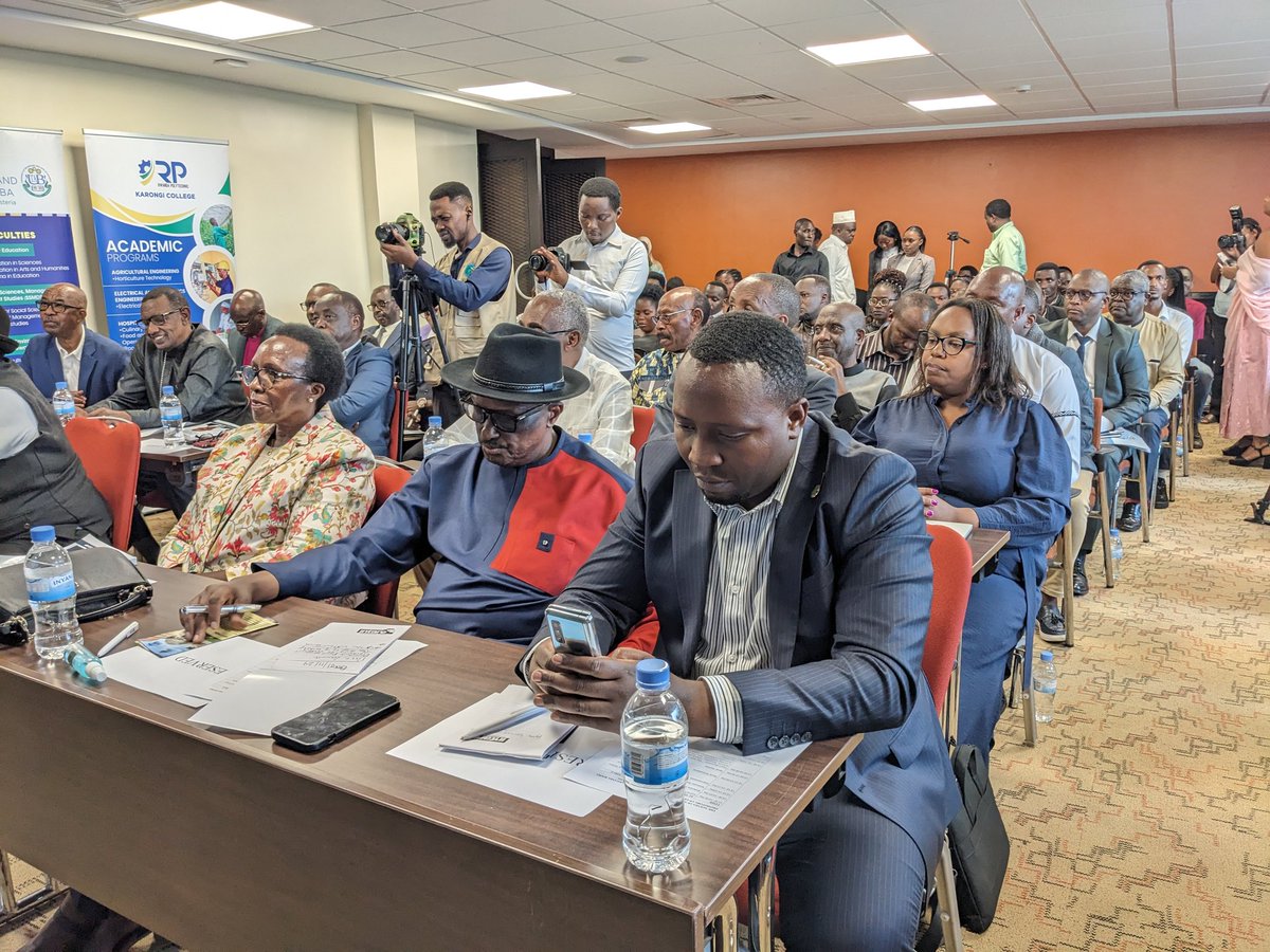 Umuyobozi w'icyubahiro wa <a href="/RwandaWriters/">Rwanda Writers Federation</a> <a href="/kaberacallixte/">Prof. Kabera Callixte(Ph.D, MBA Finance, Bsc)</a>  yasabye abaraho kugira kwandika umuco, Ndetse anashimira Richard Hategekimana guhitamo kwandika k'ubutwari bwa Perezida Kagame kuko ari amateka abato bazigiraho. Anakangurira n'abandi kugana muri uwo mujyo.