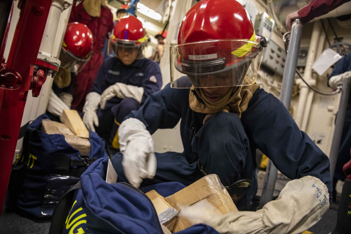 USNavy's tweet photo. Flooding, flooding, flooding! 💧 🔧

Sailors aboard the Arleigh Burke-class guided-missile destroyer USS Ralph Johnson (DDG 114) conduct a simulated flooding drill in the Pacific Ocean. #Fighttheship #Damagecontrol

📸 Mass Communication Specialist 1st Class Jamaal Liddell https://t.co/x7CgeDU3Gy