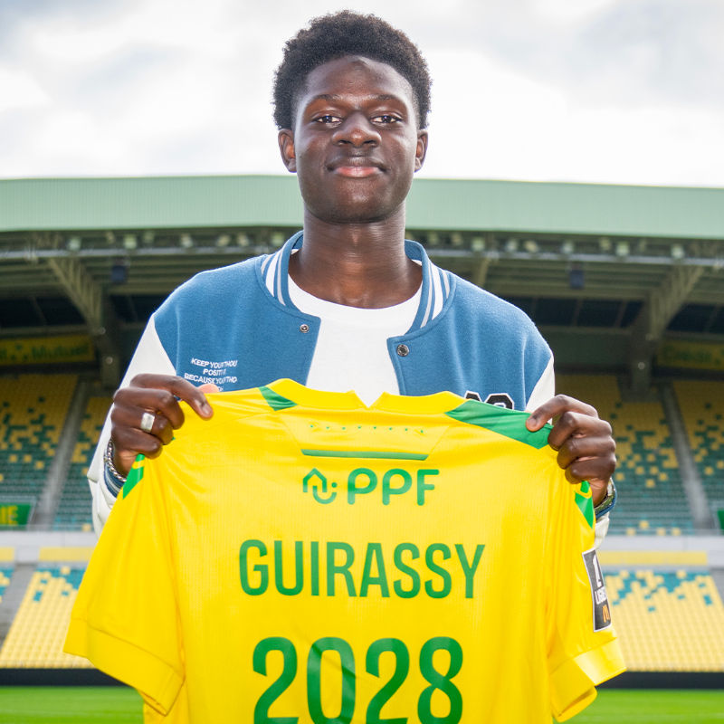 FCNantes's tweet photo. Le FC Nantes est très heureux d'annoncer la signature des premiers contrats professionnels d'Herba Guirassy et de Louis Leroux. 
Les deux joueurs formés au Club se sont engagés jusqu'en juin 2028.

Félicitations les gars !

#MadeInFCN 🧬
