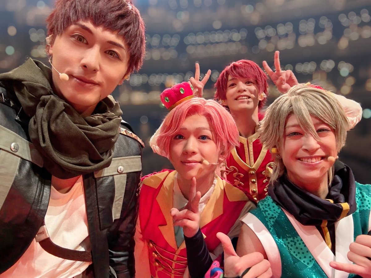 SeIyA__InAgAkI's tweet photo. MANKAI STAGE『A3!』〜Four Seasons LIVE 2024〜 2日目。最高に楽しいの連続です。最高な日にしてくれて有難うございました。

カントク、今日の駆け巡るどうだった？
楽しんでもらえたか？
俺たちは悔いがなく楽しむことができた。
いつも支えてくれて応援してくれてありがとな。明日もよろしく頼む。 https://t.co/OzlT1bn0T4