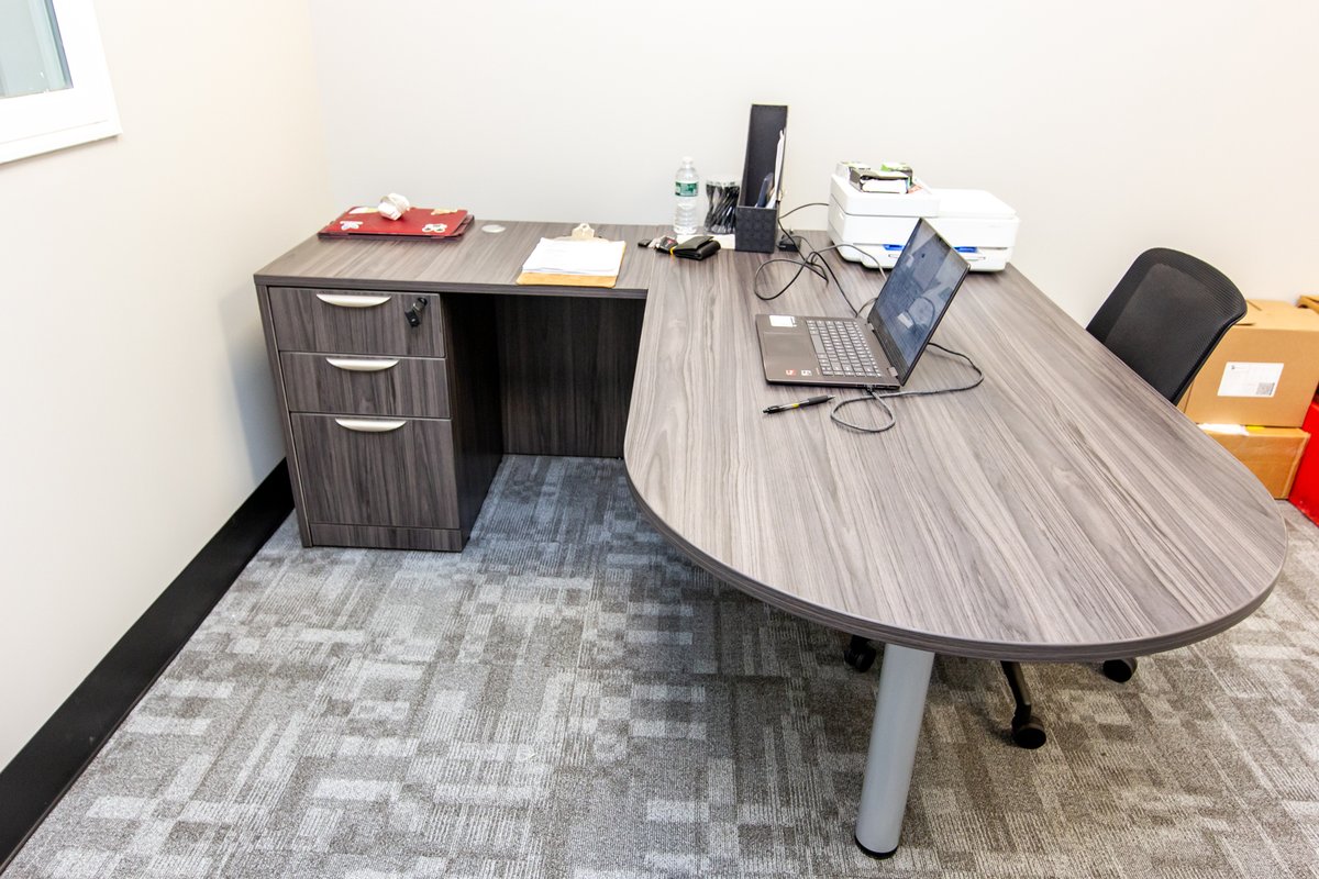 We had the great pleasure of installing some new furniture at @craftcannery above their contract manufacturing facility this week! The project included a conference room and L-shaped desks for two private offices.

View more recent projects: intivity.com/int-portfolio

#rocny