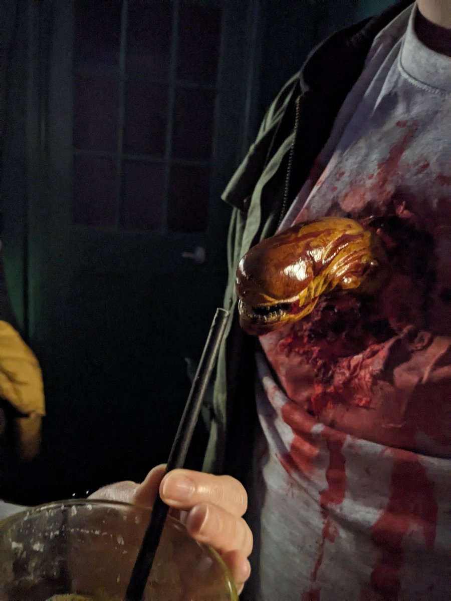armakuni's tweet photo. @PushinUpRoses Cool! I just took my son out. he's a bit shinier this year, but still has distain for cocktails. https://t.co/v1gwSiQlNG