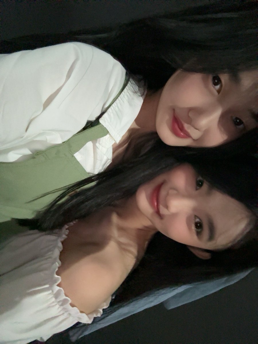 M_OlineJKT48's tweet photo. pm (ngabnya ngobroline) saw it firstt (yee) hesteg w erin ada satu lagi tapi pm” aj y tks (senyum) https://t.co/I6vPGwC88j