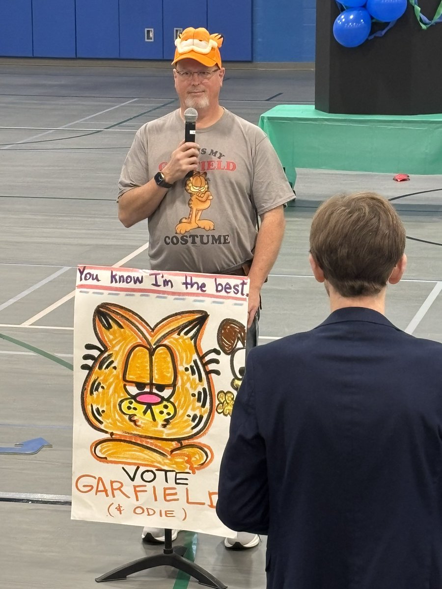 fssdPGES's tweet image. Our mock election is underway! Will students vote for Garfield or Snoopy after the debate? #makinglearningfun