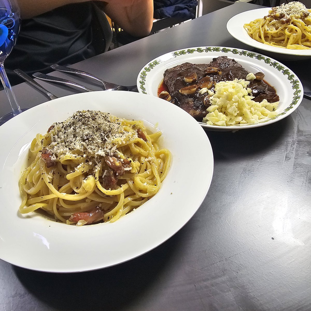 저희 남편은 새벽 3시만 되면 배가 고파져요~