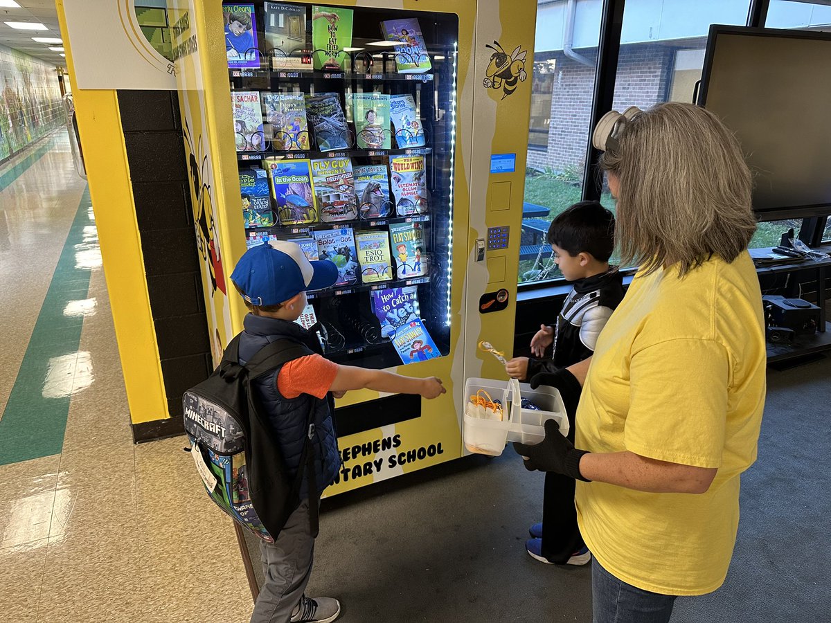 Eric Blankenship (@mistabscience) on Twitter photo Our amazing Principal of the day did a great job. He is a natural. <a href="/StephensElemKY/">Stephens Elementary KY</a>
youtu.be/WdxuAGlNTf4?fe… Our amazing Principal of the day did a great job. He is a natural. <a href="/StephensElemKY/">Stephens Elementary KY</a>
youtu.be/WdxuAGlNTf4?fe…