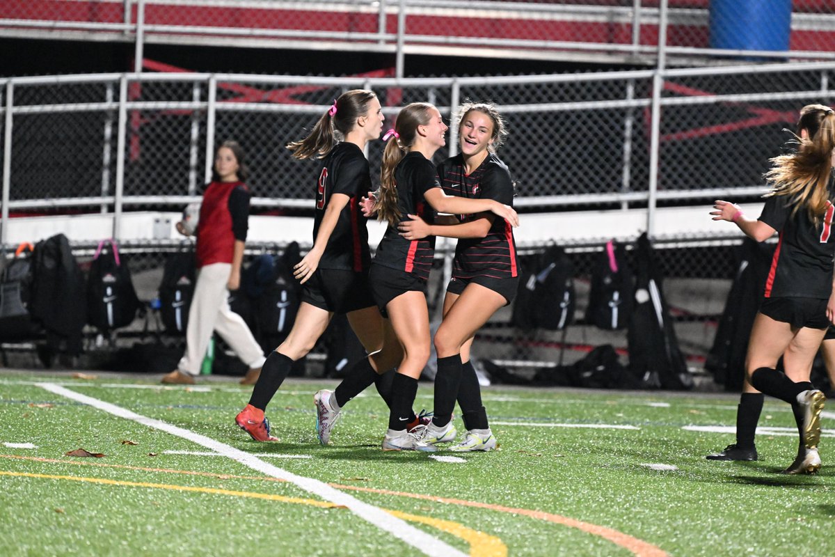 FxCAthletics's tweet photo. Fox Chapel Area girls soccer team excited for chance to repeat as WPIAL champs ➤ https://t.co/nayRORjEwC https://t.co/qZDHoHAYiU