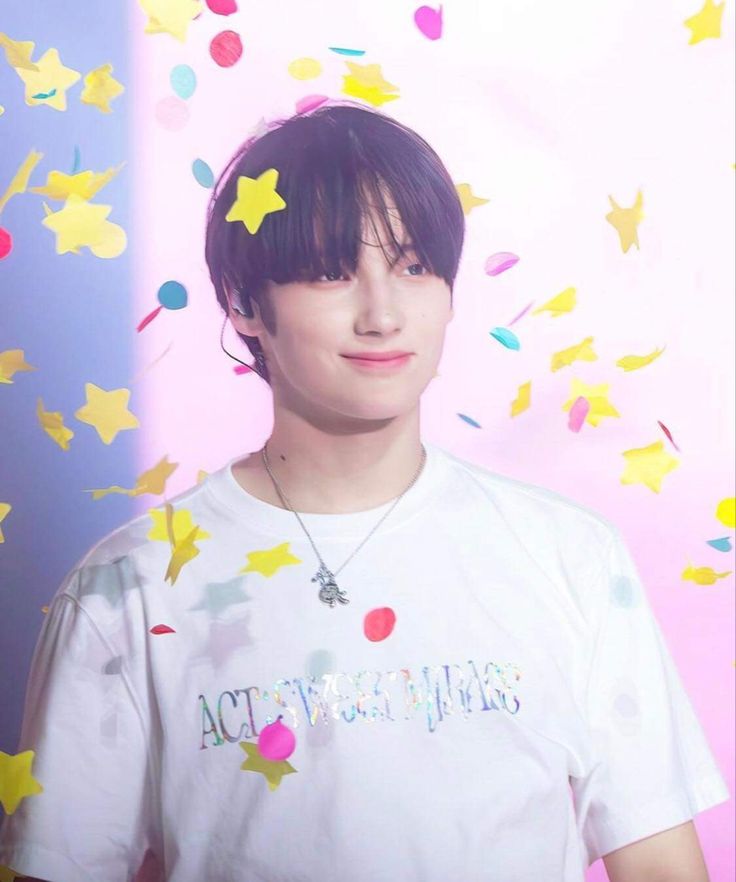 txtdom's tweet photo. We love you so much huening Kai I hope you know that moas only care about your health so don't push yourself and pls rest well, don't be hard on yourself!! We are seriously so proud of you #휴닝아_나도_사랑해 https://t.co/gQwuMezz38
