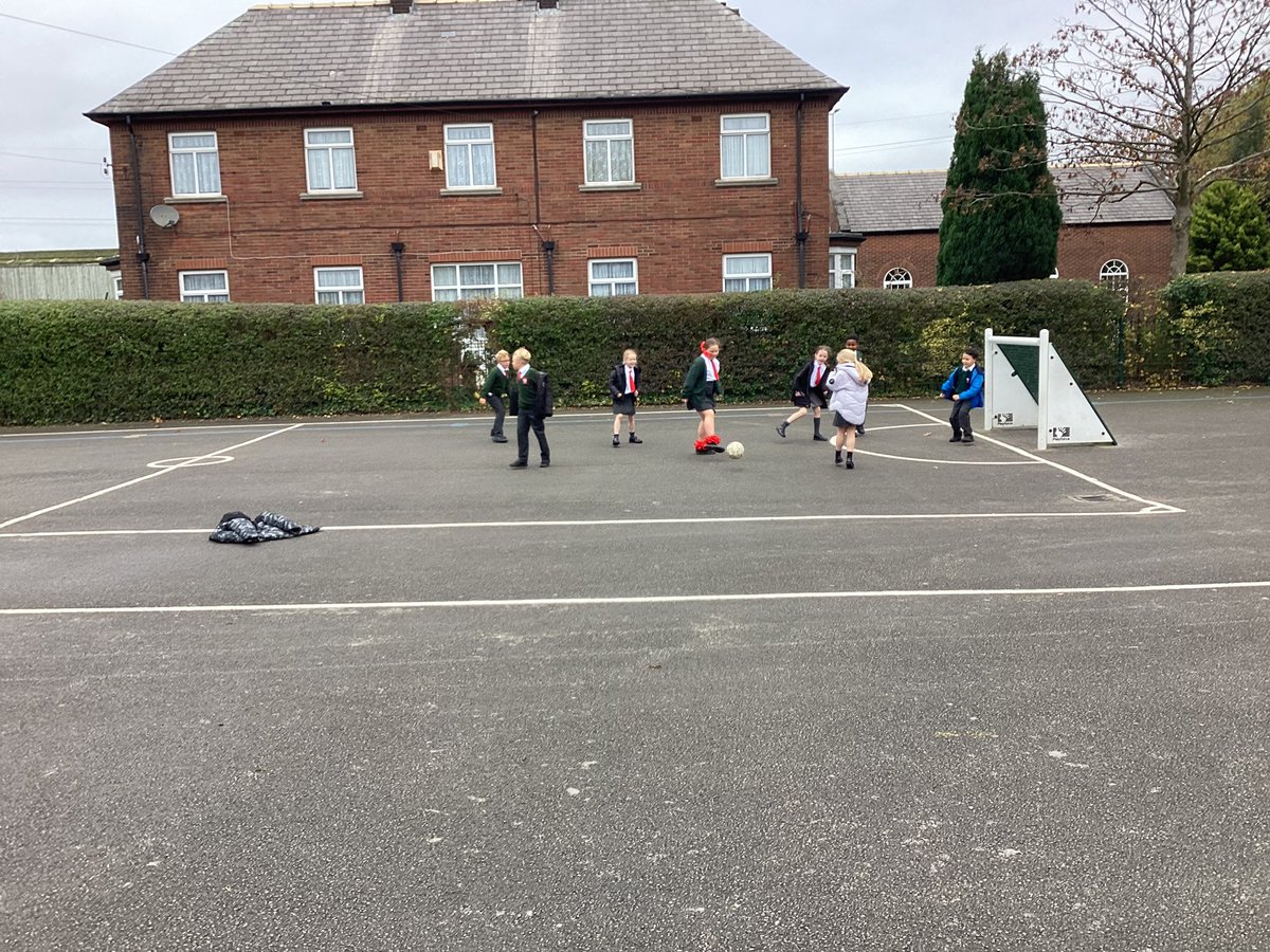 StMM_2021's tweet image. Year 3/4 enjoyed their attendance treat #bestattendance #funforeveryone